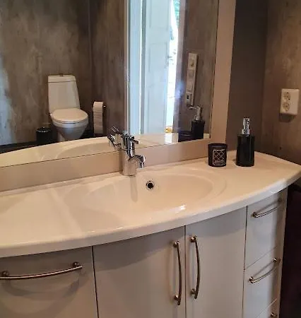 Molden 1 - Med Jacuzzi! Luster