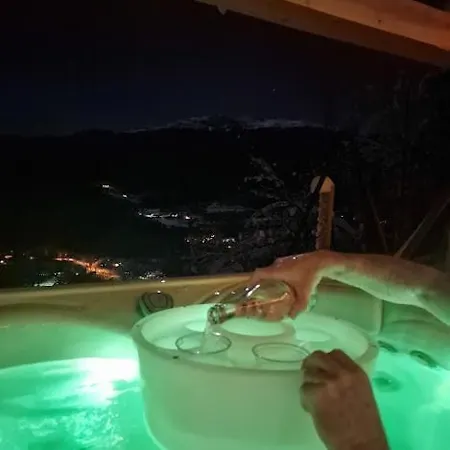Apartment Molden 1 - Med Jacuzzi! Luster